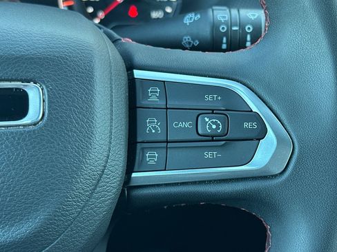 Used 2024 Jeep Compass Trailhawk image 27