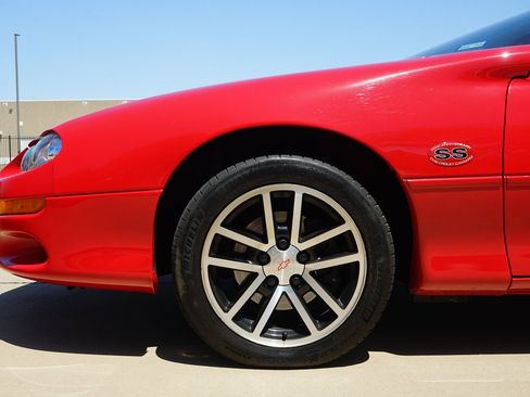 Used 2002 Chevrolet Camaro Z28 w/ SS Performance/Appearance Pkg RWD image 28