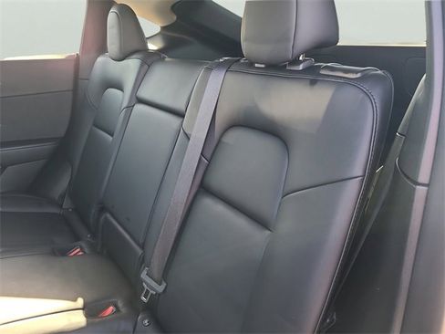 Used 2022 Tesla Model Y Performance image 16