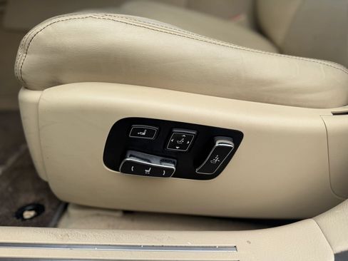 Used 2014 Lexus LS 460 L RWD image 22