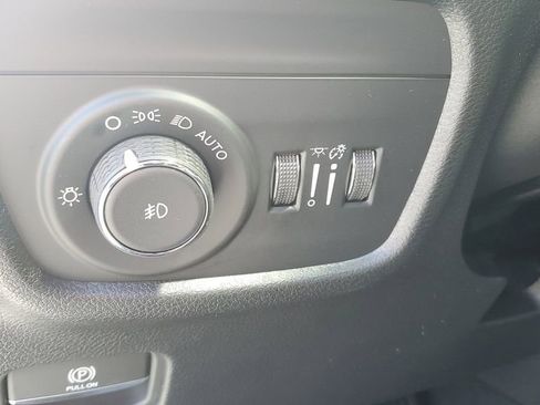 New 2025 Jeep Grand Cherokee Limited image 24