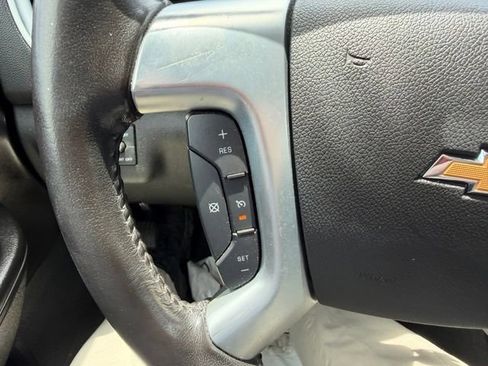 Used 2017 Chevrolet Traverse LT FWD image 19