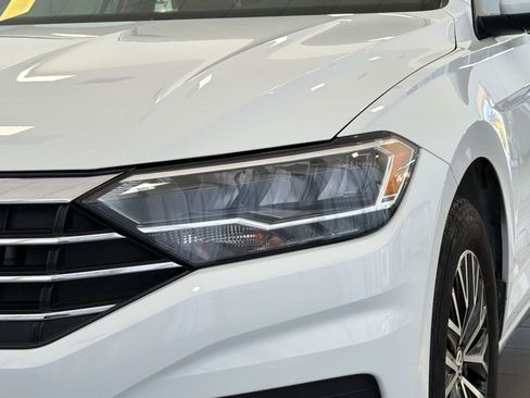 Used 2021 Volkswagen Jetta SE w/ SE Cold Weather Package image 11