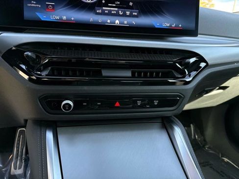 Used 2025 BMW M240i Coupe image 23