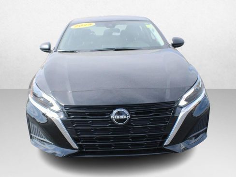 Used 2025 Nissan Altima 2.5 SV image 10