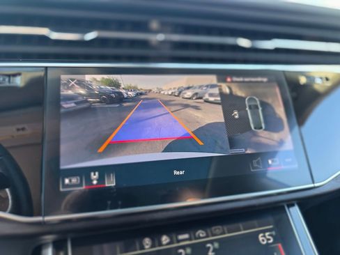 Used 2023 Audi Q8 Premium Plus image 29