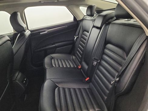 Used 2019 Ford Fusion SEL FWD image 18