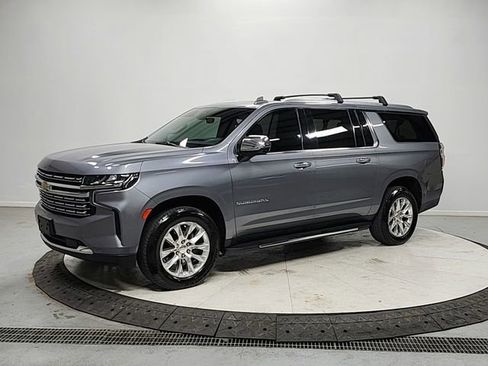 Used 2021 Chevrolet Suburban Premier w/ Premium Package image 3