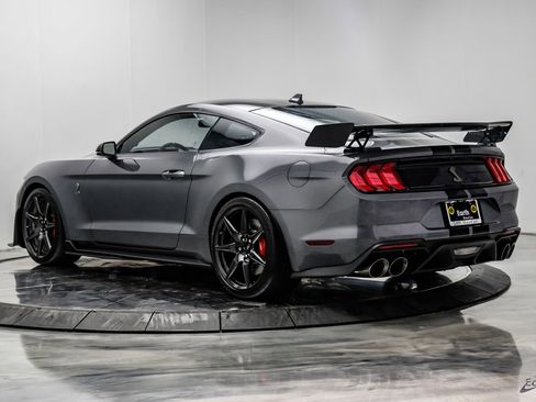 Used 2021 Ford Mustang Shelby GT500 w/ Carbon Fiber Track Pack RWD image 10