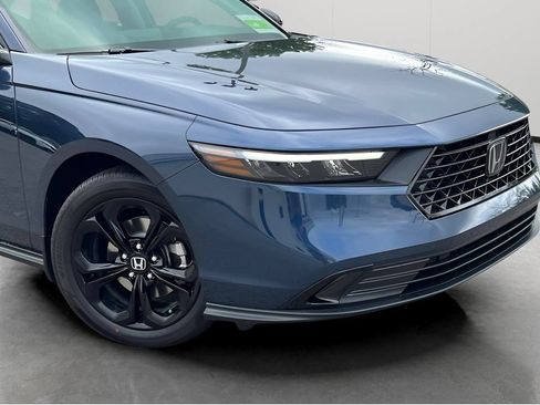 Used 2025 Honda Accord SE image 2