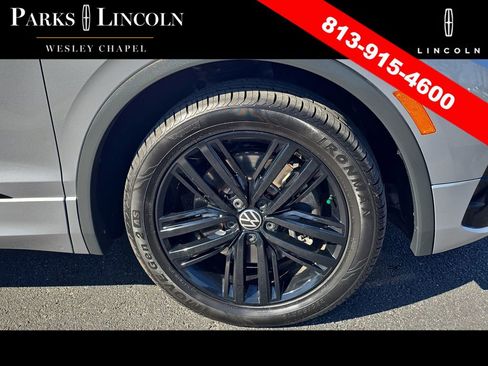 Used 2022 Volkswagen Tiguan SE R-Line image 31