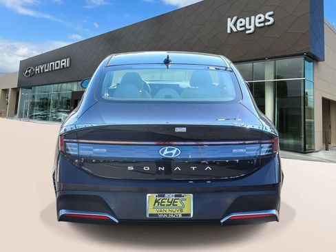 Certified 2025 Hyundai Sonata SE image 6