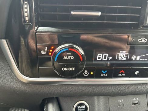 Used 2023 Nissan Rogue SL w/ SL Premium Package image 34