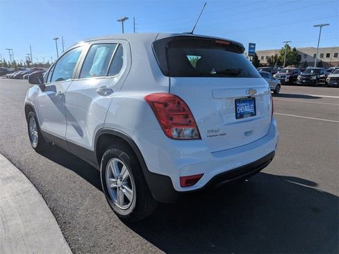 Used 2018 Chevrolet Trax LS AWD/4WD image 24