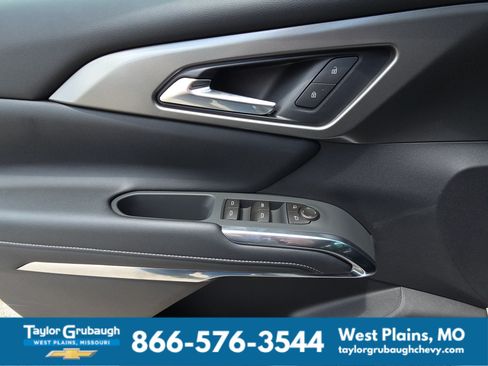 New 2026 Chevrolet Traverse LT w/ Sun and Wheel Package FWD image 13
