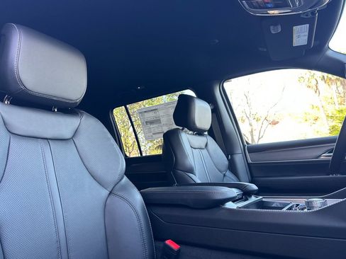 New 2026 Jeep Grand Wagoneer 4WD image 17