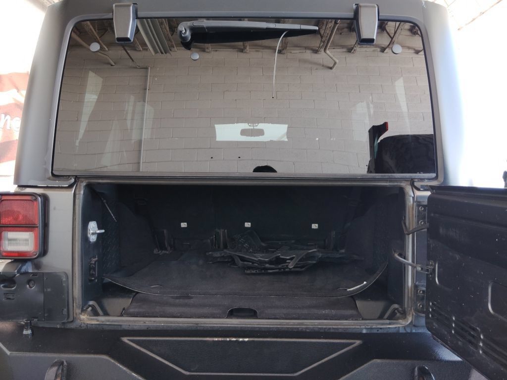Used 2017 Jeep Wrangler Unlimited Sport AWD/4WD image 16