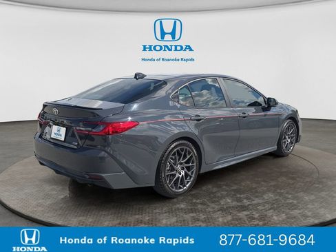 Used 2025 Toyota Camry XSE FWD image 5