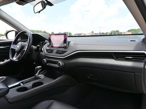 Used 2019 Nissan Altima 2.5 SR w/ SR Premium Package FWD image 24