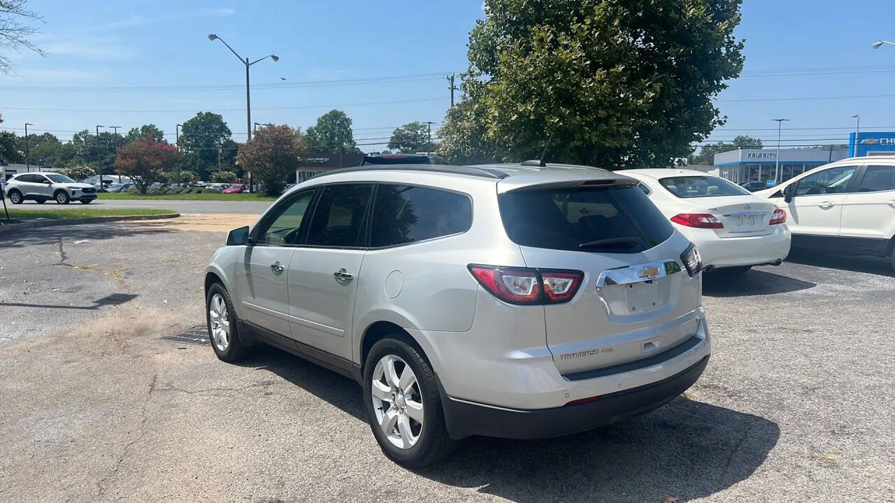Used 2017 Chevrolet Traverse LT w/ Style and Technology Package AWD/4WD image 7