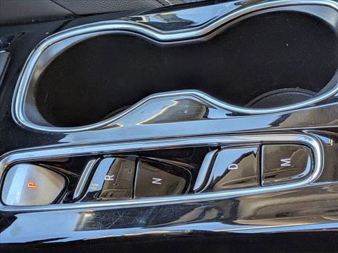 Used 2023 Buick Envision Essence image 12