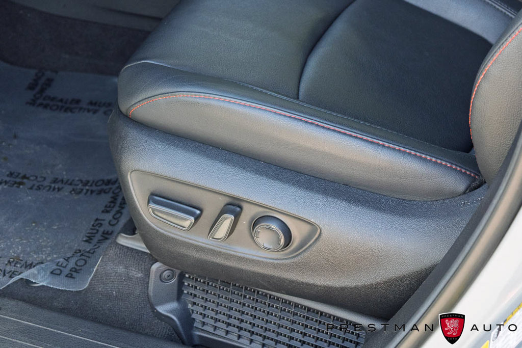 Used 2025 Toyota Sienna XSE FWD image 25
