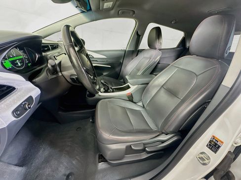 Used 2019 Chevrolet Bolt Premier w/ Infotainment Package FWD image 13