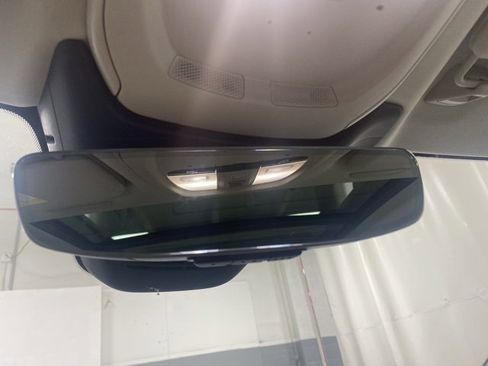 Used 2025 Volvo S90 T8 Ultra w/ Lounge Package image 28