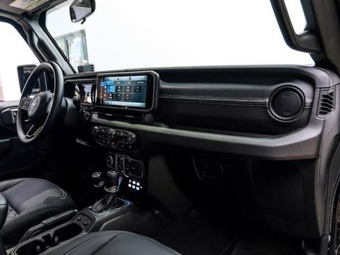 Used 2026 Jeep Wrangler Unlimited Sport AWD/4WD image 15