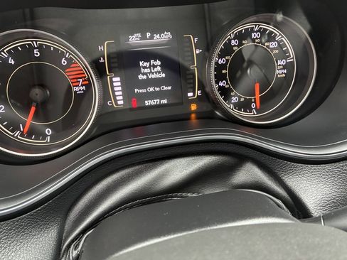 Used 2020 Jeep Cherokee Latitude Plus w/ Comfort/Convenience Group AWD/4WD image 14