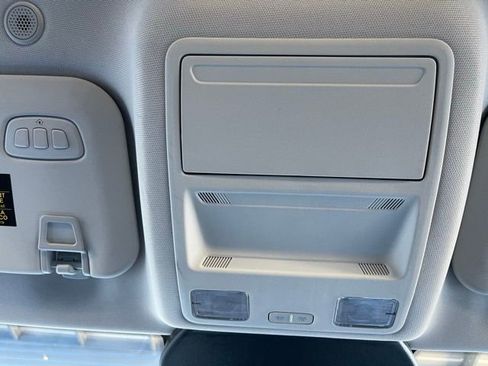 Certified 2025 Ford Escape Platinum image 19