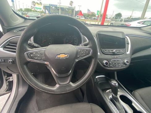 Used 2019 Chevrolet Malibu LT FWD image 8