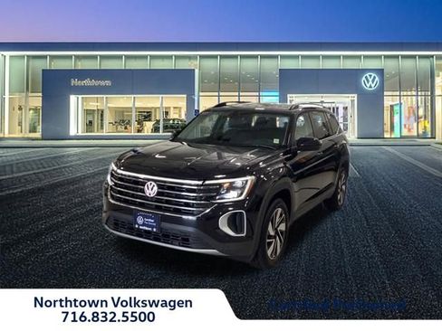 Used 2025 Volkswagen Atlas SE AWD/4WD image 1
