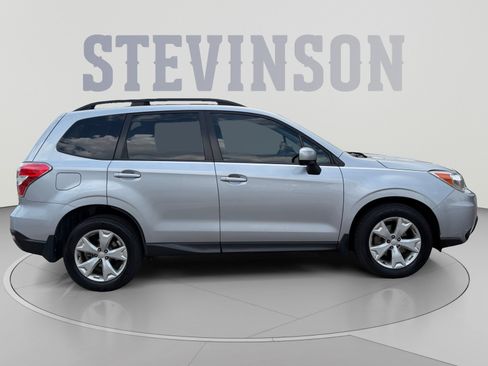 Used 2015 Subaru Forester 2.5i Premium AWD/4WD image 6