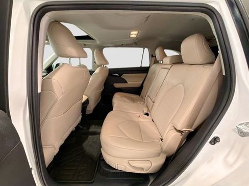 Certified 2024 Toyota Highlander XLE AWD/4WD image 20