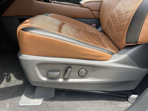 Used 2023 Nissan Pathfinder Platinum w/ Cargo Package FWD image 11