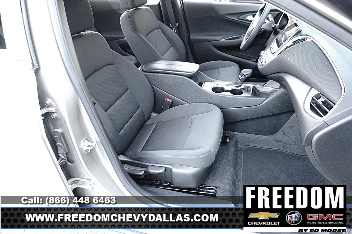 Certified 2025 Chevrolet Malibu LT FWD image 11