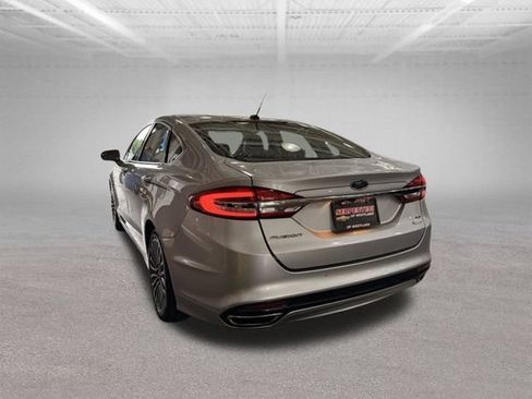 Used 2017 Ford Fusion SE w/ Fusion SE Technology Package FWD image 6