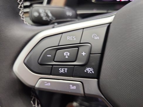 New 2026 Volkswagen Atlas SE FWD image 14
