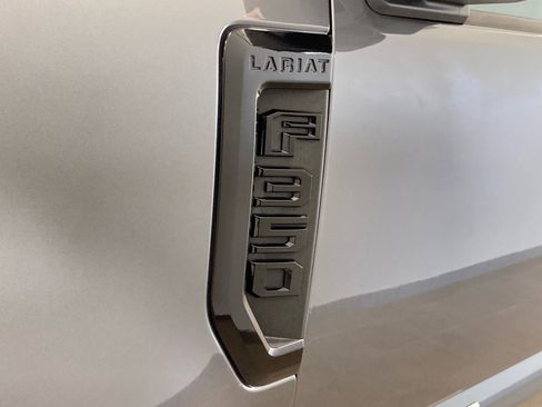 Used 2022 Ford F350 Lariat w/ Black Appearance Package AWD/4WD image 13
