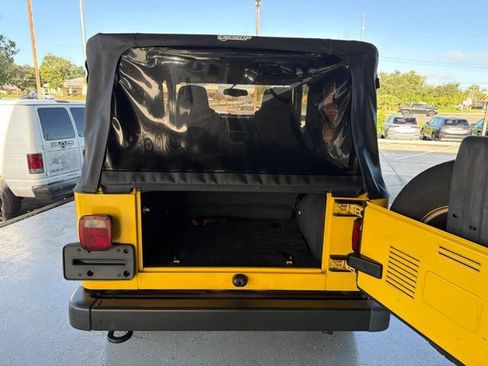 Used 2004 Jeep Wrangler 4WD image 17