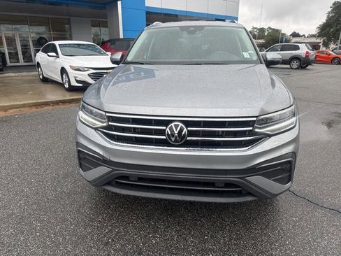 Used 2024 Volkswagen Tiguan SE image 7