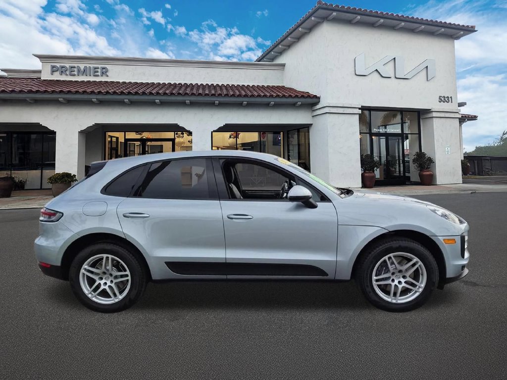 Used 2021 Porsche Macan AWD/4WD image 9