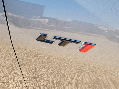 Used 2022 Chevrolet Camaro LT image 8