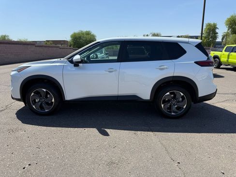 Certified 2025 Nissan Rogue SV image 8