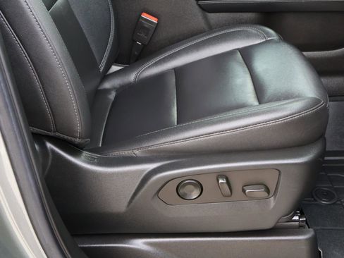 Used 2022 Chevrolet Tahoe Z71 w/ Z71 Off-Road Package image 23