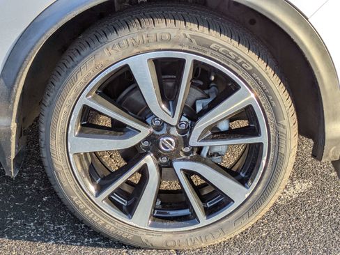 Used 2017 Nissan Rogue Sport SL w/ SL Premium Package image 11