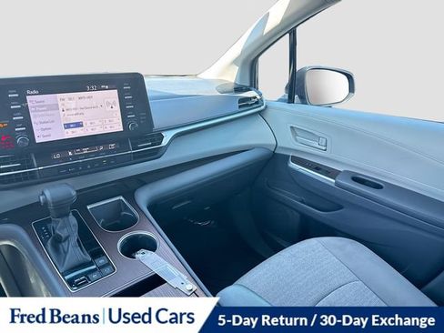 Used 2024 Toyota Sienna LE w/ LE Plus Package AWD/4WD image 30