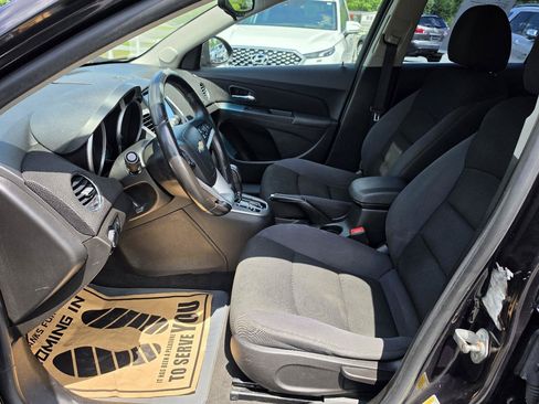 Used 2014 Chevrolet Cruze LT FWD image 3