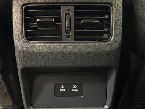 Used 2025 Nissan Rogue SV image 17